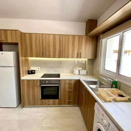 Seaside Two Bedroom Elegant Flat In Tourist Area Apartmán *