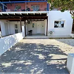 アパート Seaside Two Bedroom Elegant Flat In Tourist Area パ フォス