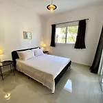 Seaside Two Bedroom Elegant Flat In Tourist Area パ フォス