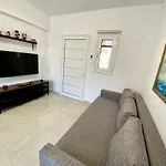 Seaside Two Bedroom Elegant Flat In Tourist Area アパート *