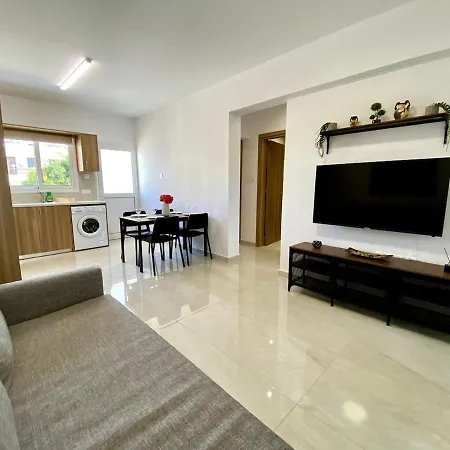 Daire Seaside Two Bedroom Elegant Flat In Tourist Area Pafos