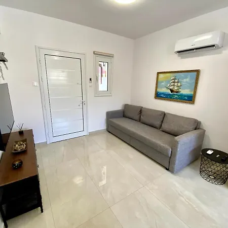 Daire Seaside Two Bedroom Elegant Flat In Tourist Area