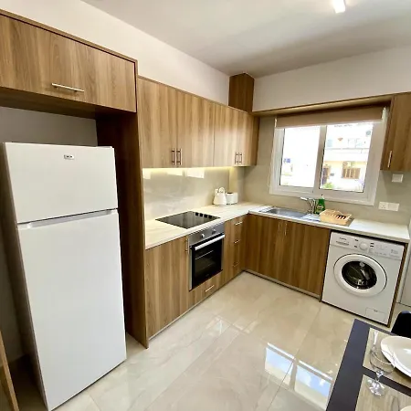 Seaside Two Bedroom Elegant Flat In Tourist Area Pafos