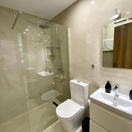 Appartamento Seaside Two Bedroom Elegant Flat In Tourist Area Paphos