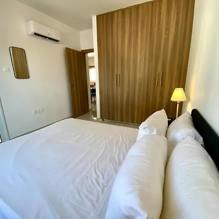 Daire Seaside Two Bedroom Elegant Flat In Tourist Area Pafos