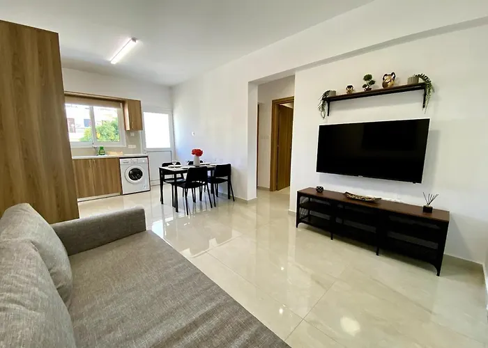 Apartment Seaside Two Bedroom Elegant Flat In Tourist Area Paphos