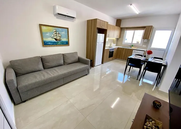 Seaside Two Bedroom Elegant Flat In Tourist Area * Paphos