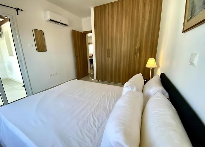 아파트 Seaside Two Bedroom Elegant Flat In Tourist Area 파포스