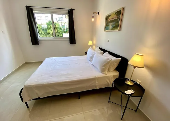 Seaside Two Bedroom Elegant Flat In Tourist Area * Paphos