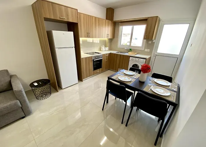 Apartmán Seaside Two Bedroom Elegant Flat In Tourist Area Paphos