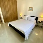 Seaside Two Bedroom Elegant Flat In Tourist Area Apartamento *