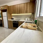 Seaside Two Bedroom Elegant Flat In Tourist Area Apartamento Paphos