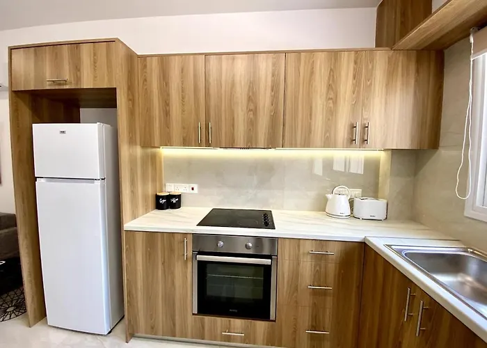 Seaside Two Bedroom Elegant Flat In Tourist Area * Paphos